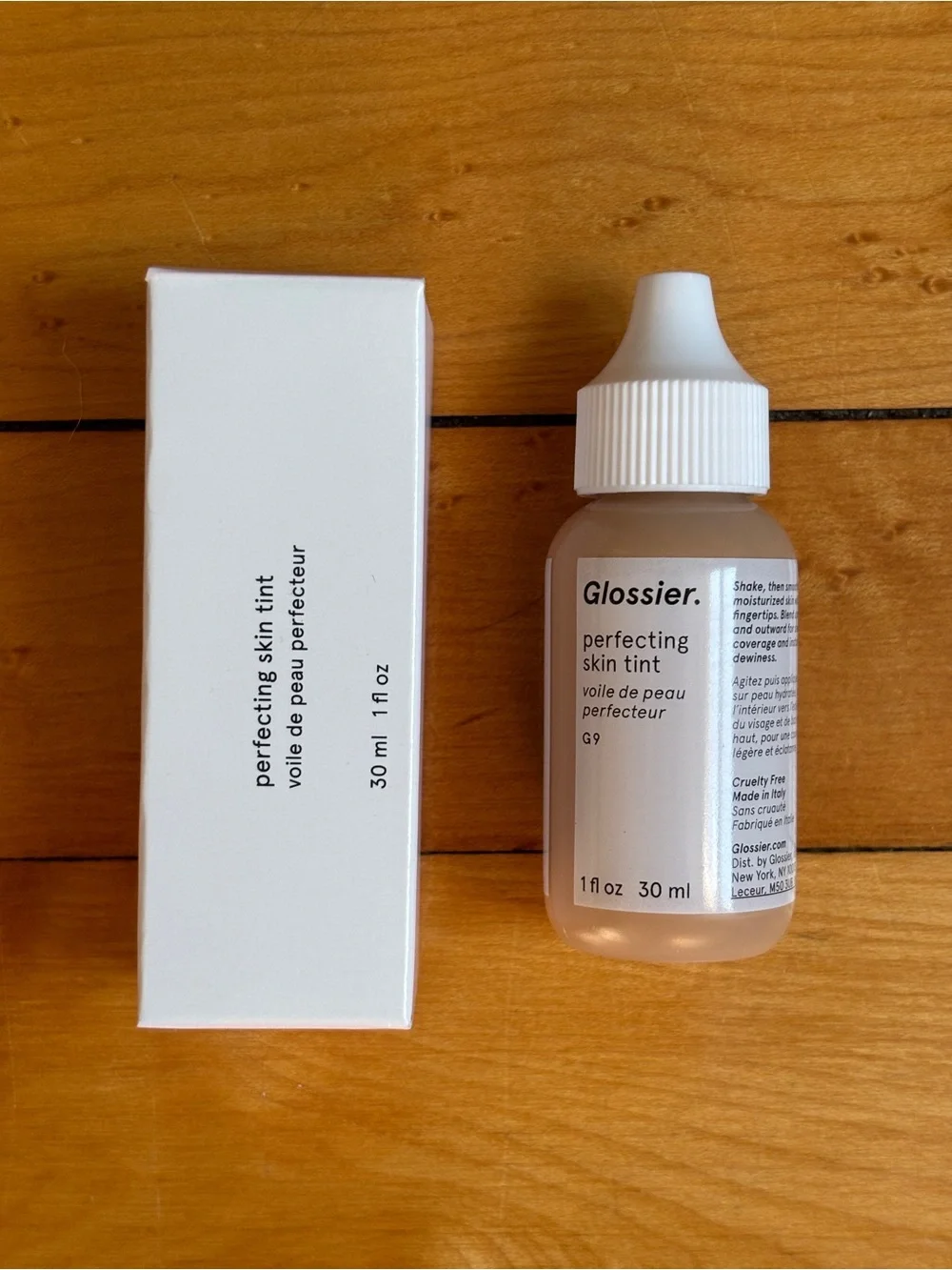 NIB Glossier Perfecting Skin Tint for Dewy Sheer Coverage in G9 - Medium Warm